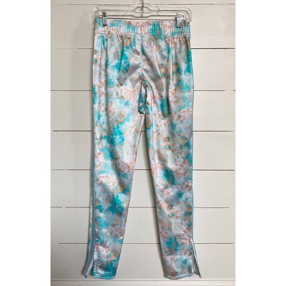 Umbro Women's Sublimated Track Pants -‎ Prism Blur/White Size Small - Picture 3 of 10